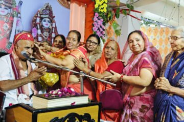 रामकथा में राम जन्मोत्सव धूम धाम से मनाया