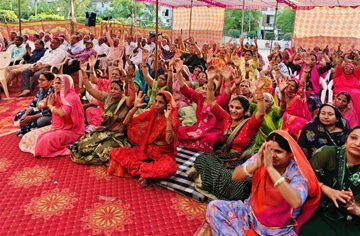 अनीति का धन संतानों की बुद्धि को बिगाड़ता है : पुष्कर दास महाराज