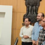 रेसला ने किया जिला कलक्टर का अभिनंदन