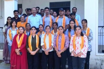 बोर्ड परीक्षा के उत्कृष्ट विद्यार्थियों का किया सम्मान…..