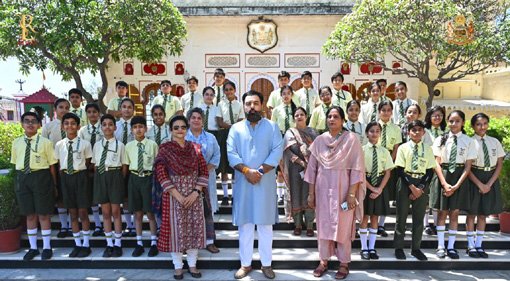 शैक्षिक भ्रमणः सनबीम स्कूल के विद्यार्थियों ने उदयपुर सिटी पैलेस का किया दौरा