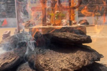 धधकती धूणियों के बीच 21 दिन तक तप