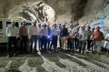 देवास तृतीय बांध से पूर्व निर्मित अकोदडा बांध तक निर्मित होने वाली सुरंग का लिया जायजा