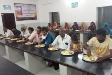 लीला केयर फाउंडेशन की ‘लीला रसोई’ के 100 दिन पूरे, मरीजों के परिजनों के साथ मनाया सेवा उत्सव