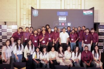 हंसी के साथ समाज सेवा: गौरव गुप्ता के शो ने जीता उदयपुर का दिल