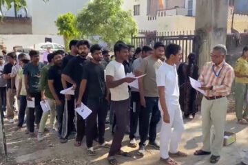 सेंटर्स पर कडी चैंकिग के बाद अभ्यार्थियों को मिली एंट्री