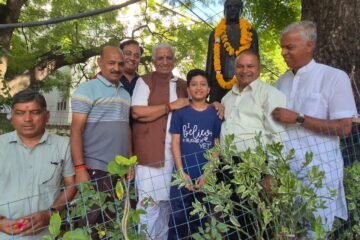 पूर्व संघचालक वैद्य भागीरथ जोशी की पुण्यतिथि पर पुष्पांजलि