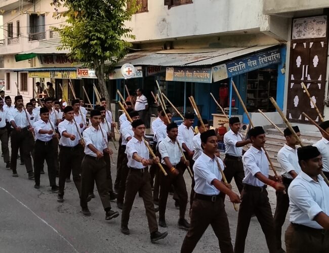 फतहनगर में स्वयंसेवकों का भव्य पथ संचलन, दिखा अनुशासन और राष्ट्रभावना