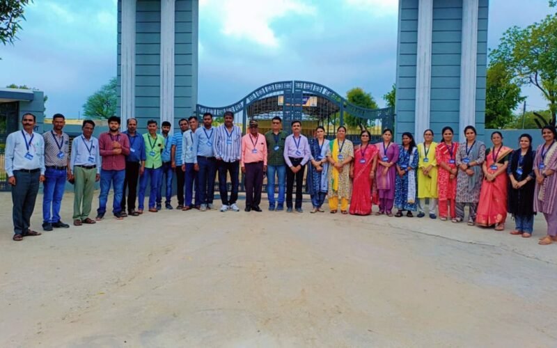 प्रधानाचार्य मोहन सोनी ने बदली विद्यालय की तस्वीर