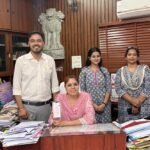 जनप्रतिनिधियों-अधिकारियों ने भरे स्व गणना प्रपत्र