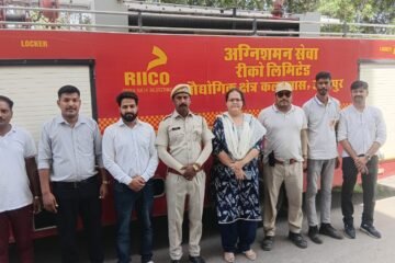 रीको फायर स्टेशन के सहयोग से विद्यालय में फायर ड्रिल आयोजित