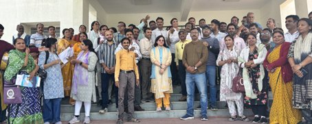 अखिल भारतीय राष्ट्रीय शैक्षिक महासंघ ABRSM (विद्यालय शिक्षा) राजस्थान की उपशाखा बड़गांव अ एवं ब द्वारा विशाल धरना-प्रदर्शन कर मुख्यमंत्री एवं शिक्षामंत्री के नाम ज्ञापन सौंपा गया|