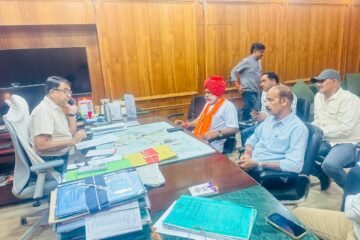ग्रामीण क्षेत्र में विकास कार्यों को लेकर विधायक फूलसिंह मीणा ने यूडीए सचिव से की मुलाकात