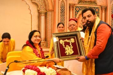 दंभ का त्याग और अनन्य शरणागति ही भगवत्प्राप्ति का साधन : रासेश्वरी देवी जी, नौ दिवसीय भागवत कथा का भव्य विश्राम