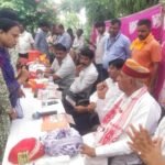 ग्राम रथ अभियान के तहत योजनाओं की जानकारी दी