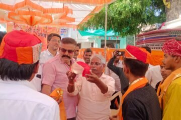 टीएडी मंत्री बाबूलाल खराड़ी ने दी योजनाओं की जानकारी, लोक कलाकारों का किया सम्मान