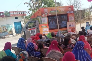 टीएडी मंत्री श्री बाबूलाल खराड़ी ने सौंपे पीपीओ, योजनाओं का लिया फीडबैक