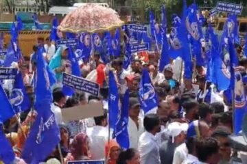 घोड़ी से उतारी गई दुल्हन को बसपा ने फिर बैठाया घोड़ी पर, आरोपियों की गिरफ्तारी की मांग