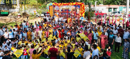 वर्ल्ड लाफ्टर डे पर ठहाकों से गूंजी सहेलियों की बाड़ी, श्रीगुरु डॉ कुमावत ने खूब हंसाया