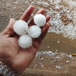 देवगढ़ क्षेत्र में कही बारिश तो कही नींबू के आकर के गिरे ओले