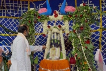 श्रीनाथजी की हवेली, उदयपुर में ‘आज वन झूलत मदनगोपाल का अद्भुत मनोरथ सिद्ध हुआ…..