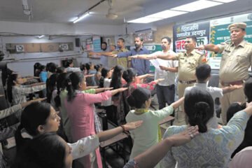 ऑपरेशन लक्ष्मण रेखा का असरःओम चिंतामणि कोचिंग में लगी सूचना पेटिका, 500 मीटर दायरे में नशा तस्करों पर होगी सख्त कार्रवाई