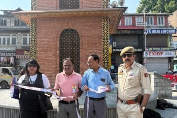 गुमनाम शहीदों की गाथा लेकर कश्मीर से कटरा तक पहुंचे मनोज आंचलिया व डॉ. सीमा वेद, हजारों लोगों में जगाया राष्ट्रभक्ति का जज्बा