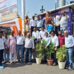 शोभायात्रा का पुष्प वर्षा से किया स्वागत, पिलाई छाछ