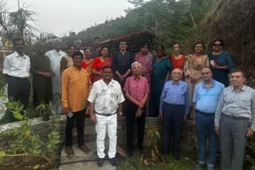 प्रकृति की गोद में जुटे अखिल भारतीय सेवा के सेवानिवृत्त अधिकारी