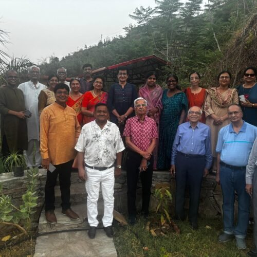 प्रकृति की गोद में जुटे अखिल भारतीय सेवा के सेवानिवृत्त अधिकारी