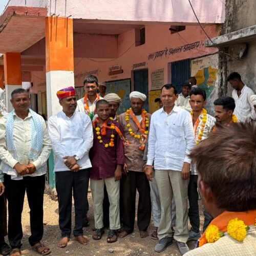 डूंगरपुर : खाण्डा महुड़ा में कांग्रेस और BAP को बड़ा झटका, सेरवाड़ा सरपंच सहित कई कार्यकर्ताओं ने थामा भाजपा का दामन