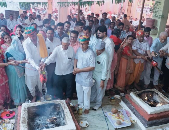 बड़ोदिया में वैदिक मंत्रोच्चार के बीच सम्पन्न हुई विष्णुयज्ञ की पूर्णाहुति, नवनिर्मित कीर्ति स्तंभ की हुई भव्य प्रतिष्ठा