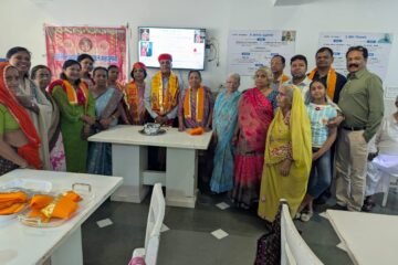 सेवा और संस्कार के साथ मनाया विशेष दिन, वृद्धजनों की मुस्कान बनी वर्षगांठ की सबसे बड़ी सौगात