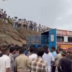गाय के बछडे का अधजला शव मिलने से आक्रोशित गौ भक्तों ने जाम किया हाईवे