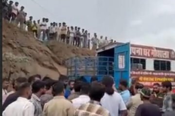 गाय के बछडे का अधजला शव मिलने से आक्रोशित गौ भक्तों ने जाम किया हाईवे