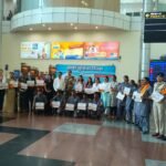 उदयपुर एयरपोर्ट पर यात्री सुविधा दिवस के अवसर पर राष्ट्रगीत गायन और यात्रियों का स्वागत