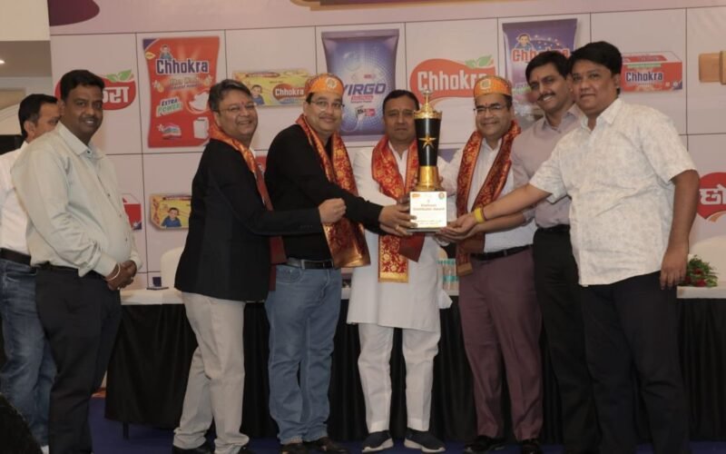 अमृत ऑयल्स एंड केमिकल्स के मेगा लकी ड्रा में बरसे लाखों के इनाम, राजस्थानभर के 300 से अधिक व्यापारी हुए शामिल