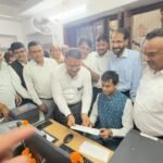 कोर्ट में नवस्थापित उप डाकघर से पहली डाक पीएम के नाम उदयपुर में हाईकोर्ट बैंच मांग की