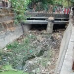 मानसून सिर पर जिम्मेदार लापरवाह, गंदगी से अटी मदार नहर