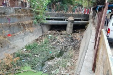 मानसून सिर पर जिम्मेदार लापरवाह, गंदगी से अटी मदार नहर
