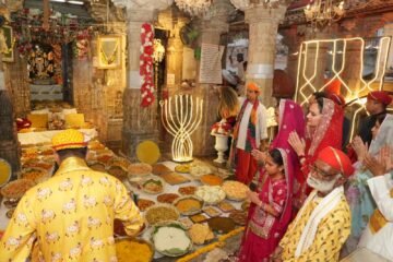 मेवाड़ परिवार ने किए श्री जगन्नाथ राय के छप्पन भोग मनोरथ दर्शन