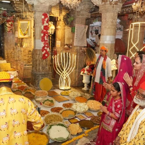 मेवाड़ परिवार ने किए श्री जगन्नाथ राय के छप्पन भोग मनोरथ दर्शन