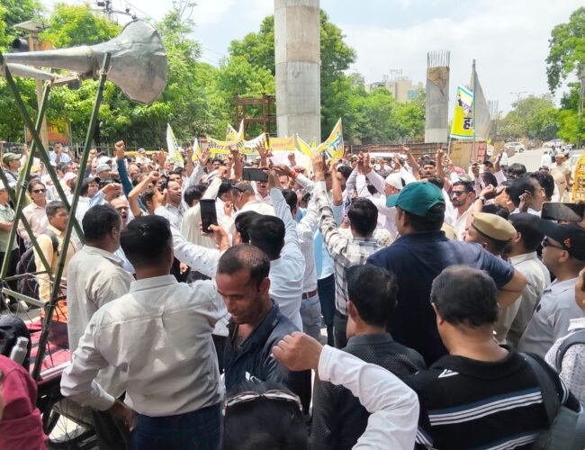 पंचायत शिक्षक विद्यालय सहायक संघ ने निकाली संभाग स्तरीय आक्रोश रैली