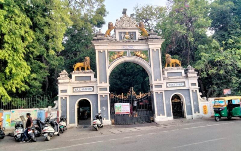 गुलाबबाग में वाहनों के प्रवेश पर पूर्णतः प्रतिबंध