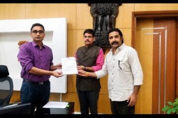 ट्रेड लाइसेंस शुल्क में की गई वृद्धि के विरोध में राजस्थान होटलियर्स क्लब ने सौंपा ज्ञापन