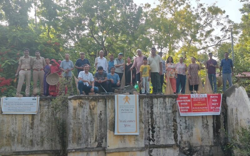 इंटैक द्वारा पक्षी उद्यान बावड़ी में चला विशेष संरक्षण एवं सफाई अभियान