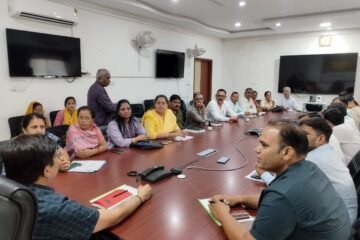 जिला बाल संरक्षण इकाई की त्रैमासिक बैठक आयोजित