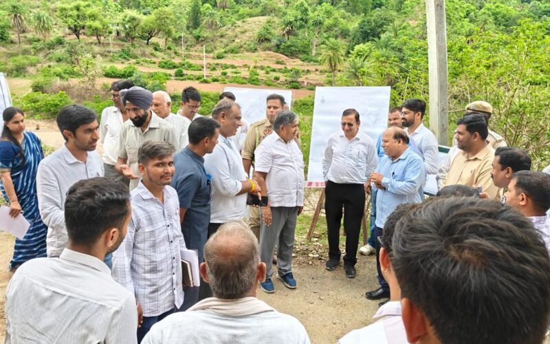 जाब के राज्यपाल श्री कटारिया ने देवास चरण- तृतीय पेयजल परियोजना का किया निरीक्षण