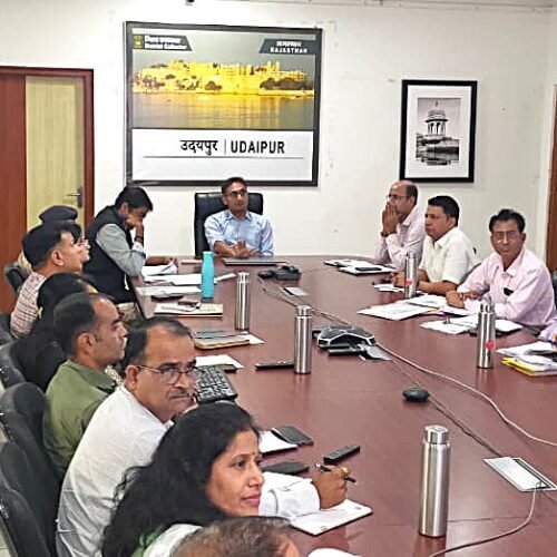 संपर्क और समीक्षा पोर्टल पर लंबित प्रकरणों का समयबद्ध और गुणवत्तापूर्वक हो निस्तारण: जिला कलक्टर