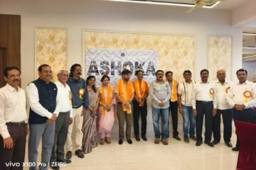 डॉक्टर्स डे पर लायंस क्लब अशोका ने वरिष्ठ चिकित्सकों का किया सम्मान